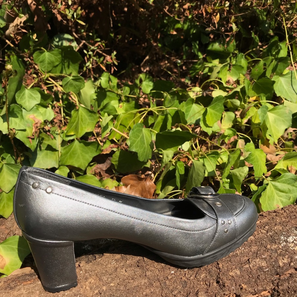 Stuart Weitzman Heels - Picture 3 of 4
